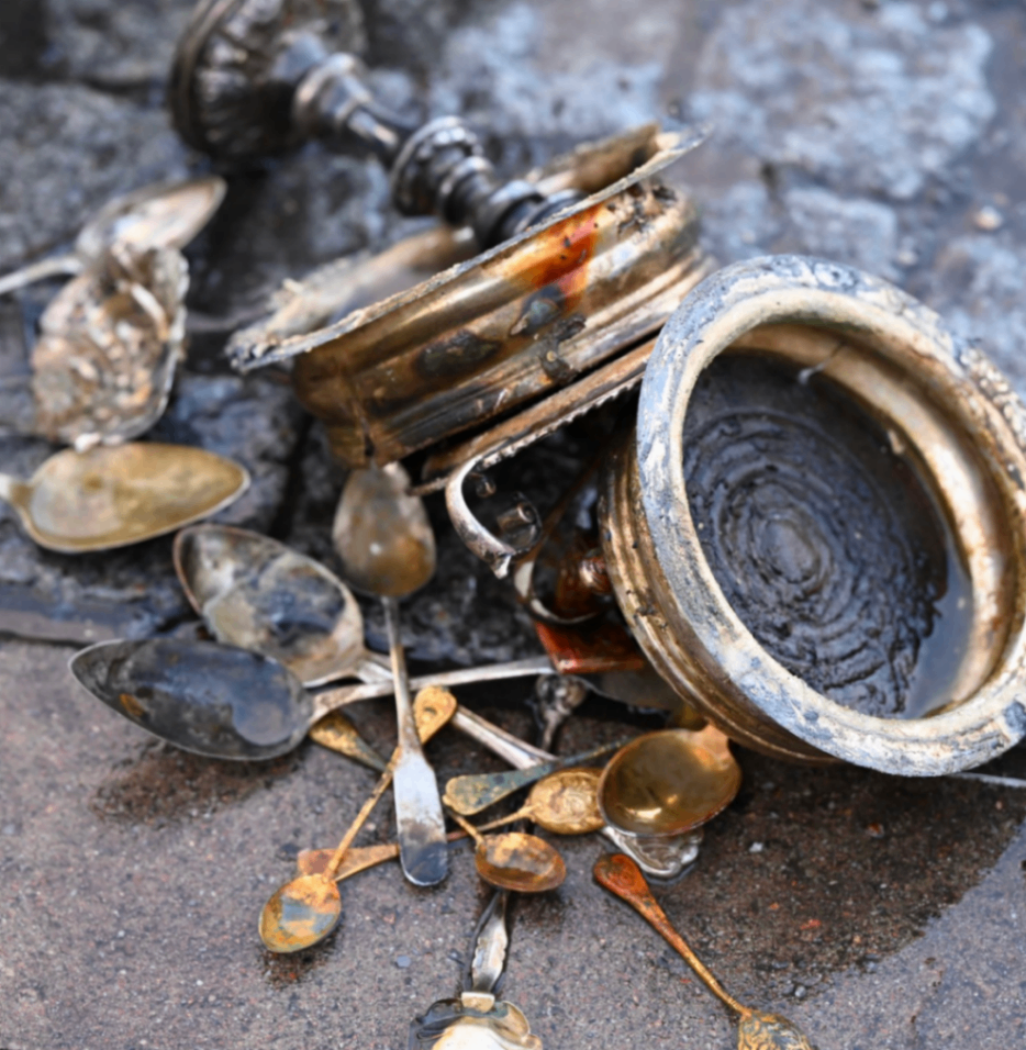 Sometimes a treasure really is a treasure! Could these silver objects have been disposed by a fleeing burglar? Maybe. Will we ever know? Maybe not. If the owner is not found, we will return it either to the police or to a museum.