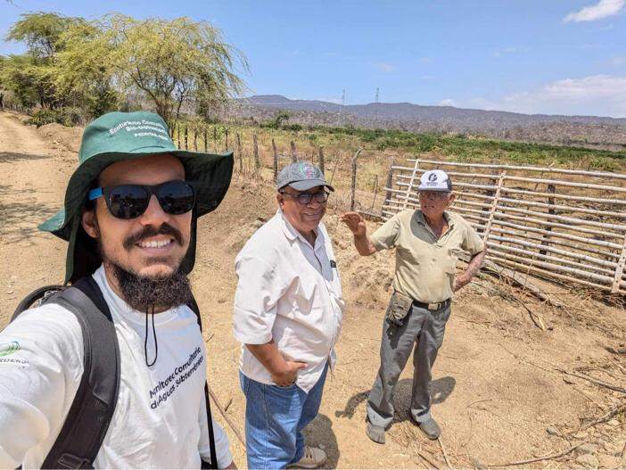 We greatly appreciate the visit of the Manager of Natural Resources and Environmental Management of the Tumbes Regional Government and his technical team of forestry engineers to our facilities in Lobitos, Piura. They invited Diego, our Director of Sustainable Development, to the field in Tumbes, who was very well received by this team and the communities of Quebrada Casitas-Bocapan. We hope that this will mark the beginning of a prosperous relationship to collaborate for the well-being of the livestock-grazing communities of the Dry Forest in an upcoming reforestation and productive ecosystem restoration project!