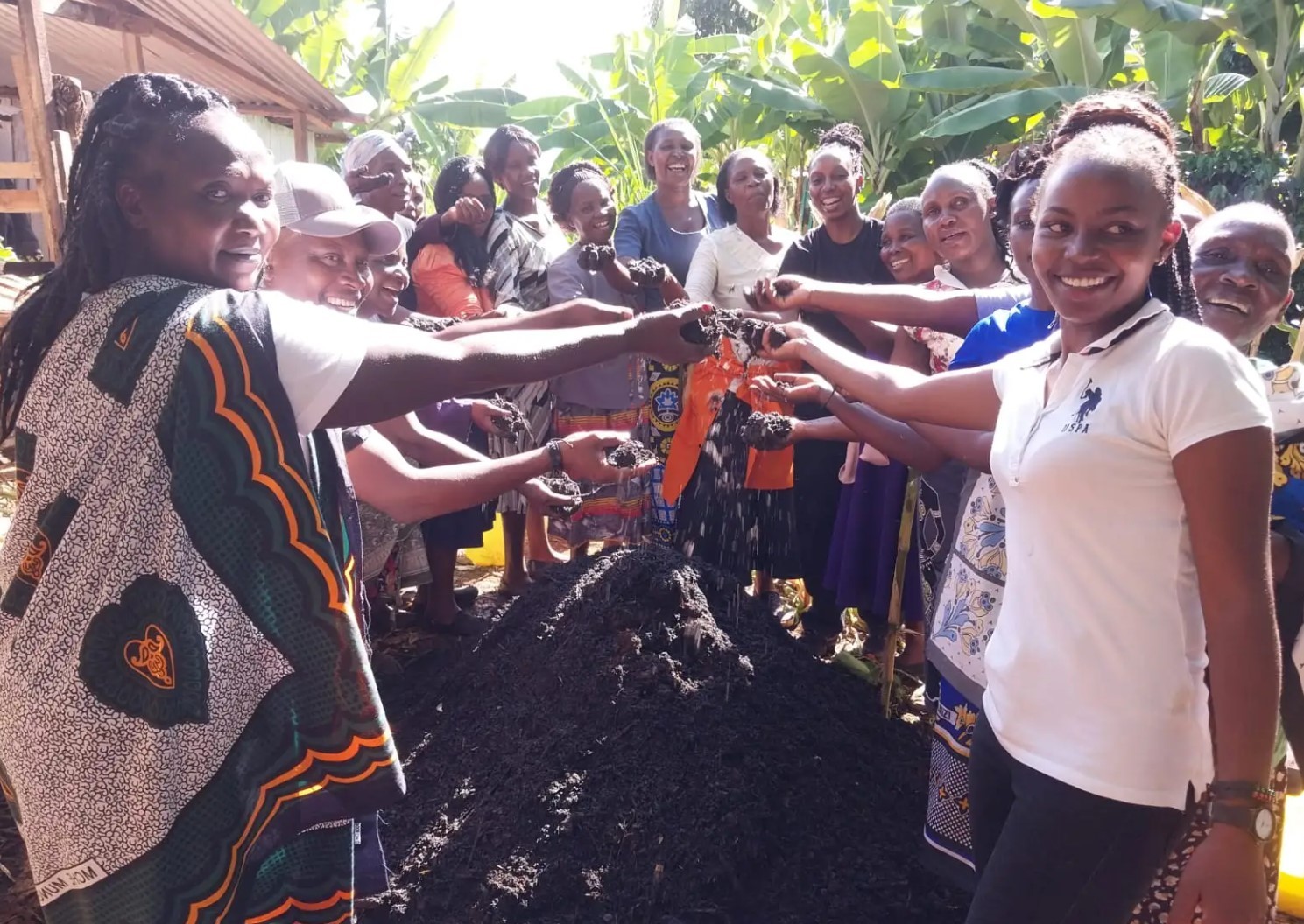 🌾🌟 BIOSORRA's trainings are at its core of #regenerativeagriculture education programs! 

In these trainings, we equipped with soil fertility education to grow healthier crops and commitment to sustainable farming practices, creating an army towards sustainability and farming resilience. 

We’re excited to see how Biochar Bora is supporting School Demo Farms and Woman Farmers as we path the journey toward a greener future. 🌍💚
